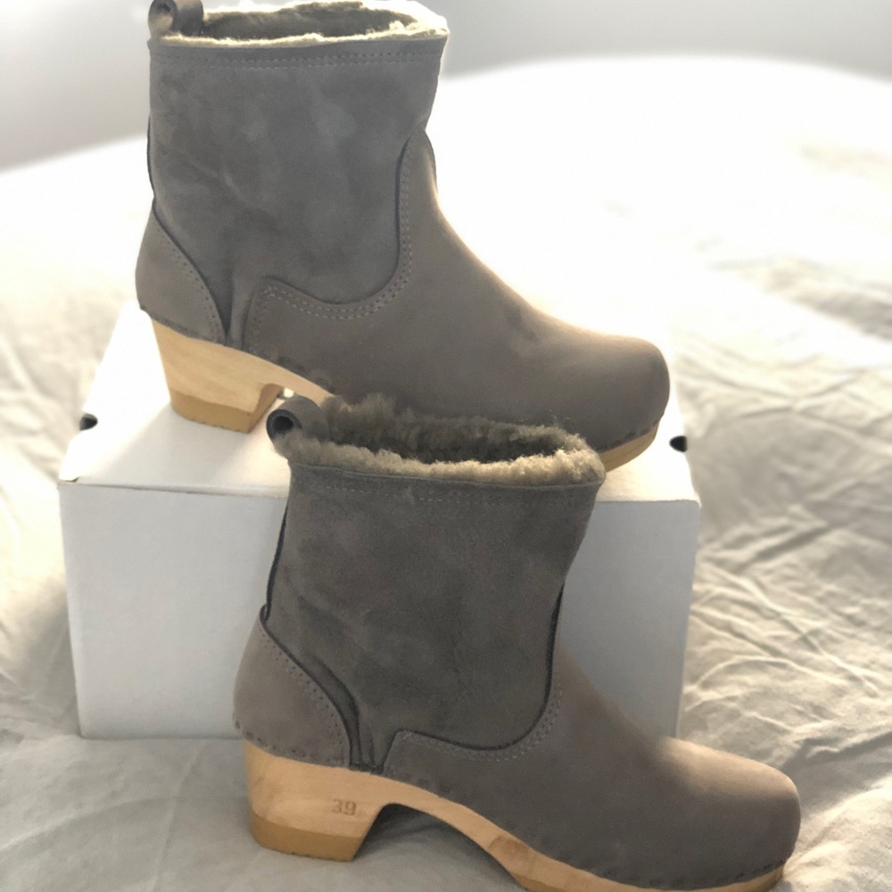 No. 6 5” Shearling Clog - Mid Heel Smoke Suede 39